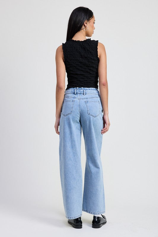 SLEEVELESS RUFFLE TOP